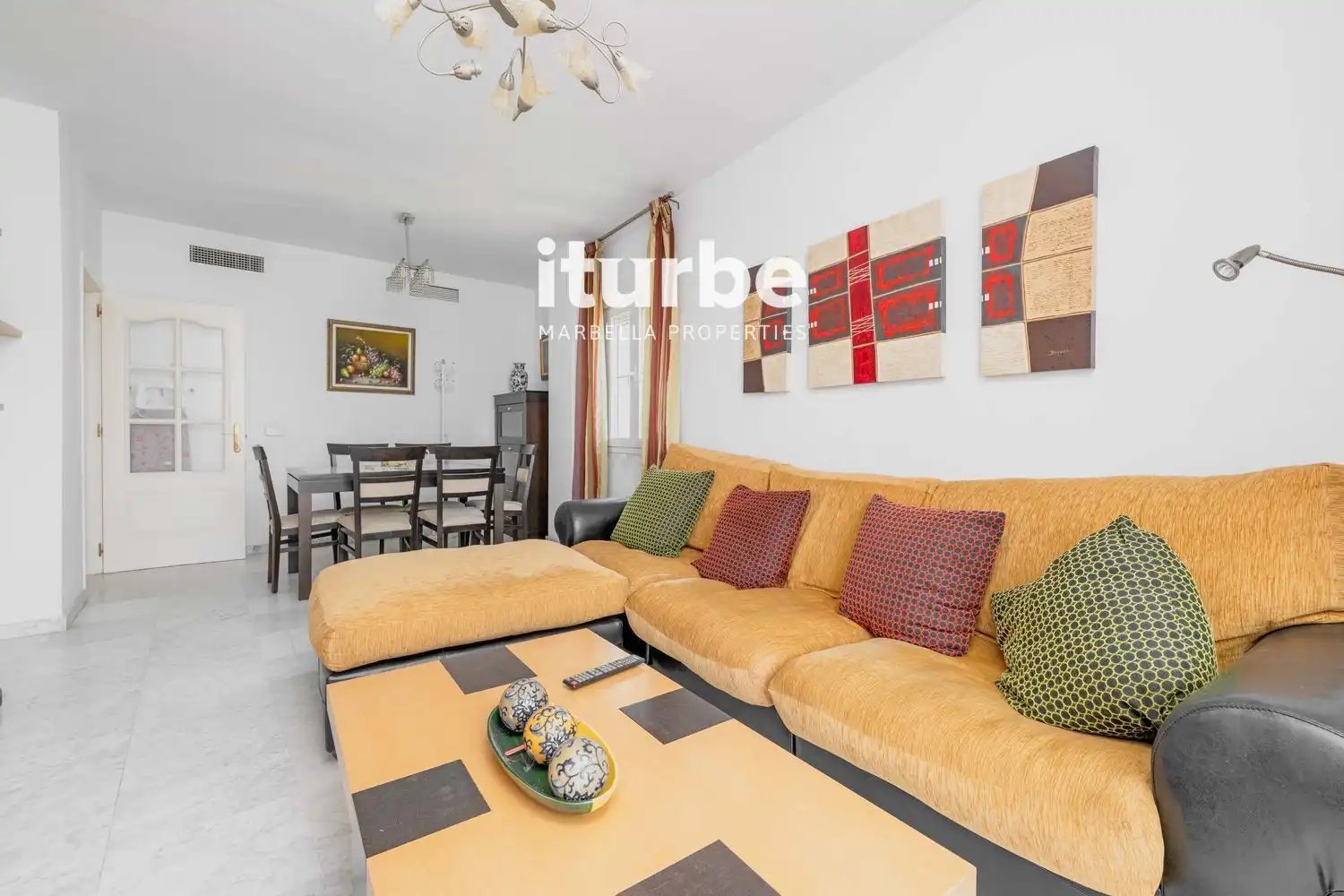 Außenansicht von Maisonette zum Verkauf in Marbella mit Klimaanlage, Terrasse und Abstellraum