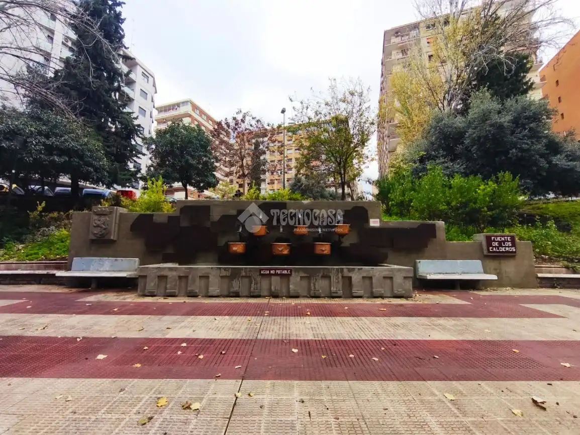 Vista exterior de Piso en venta en Zaragoza con Calefacción, Parquet y Amueblado