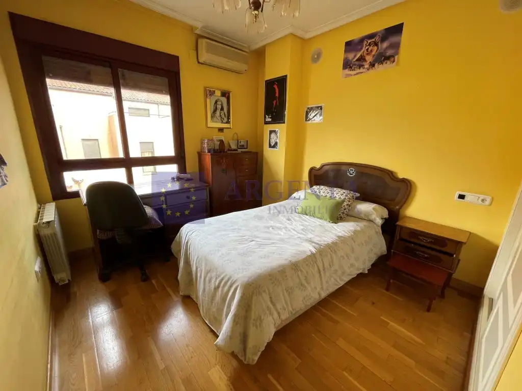 Einfamilien-Reihenhaus zum Verkauf in Calle La Habana, Nuevo Cáceres