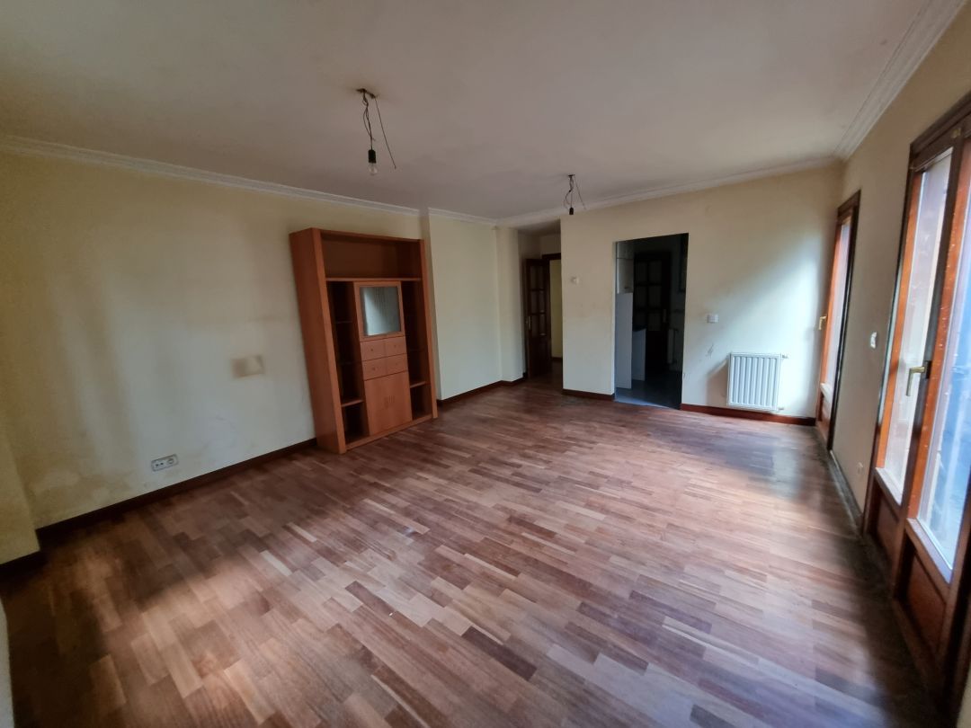 Sala d'estar de Pis en venda en Leintz-Gatzaga amb Calefacció i Traster