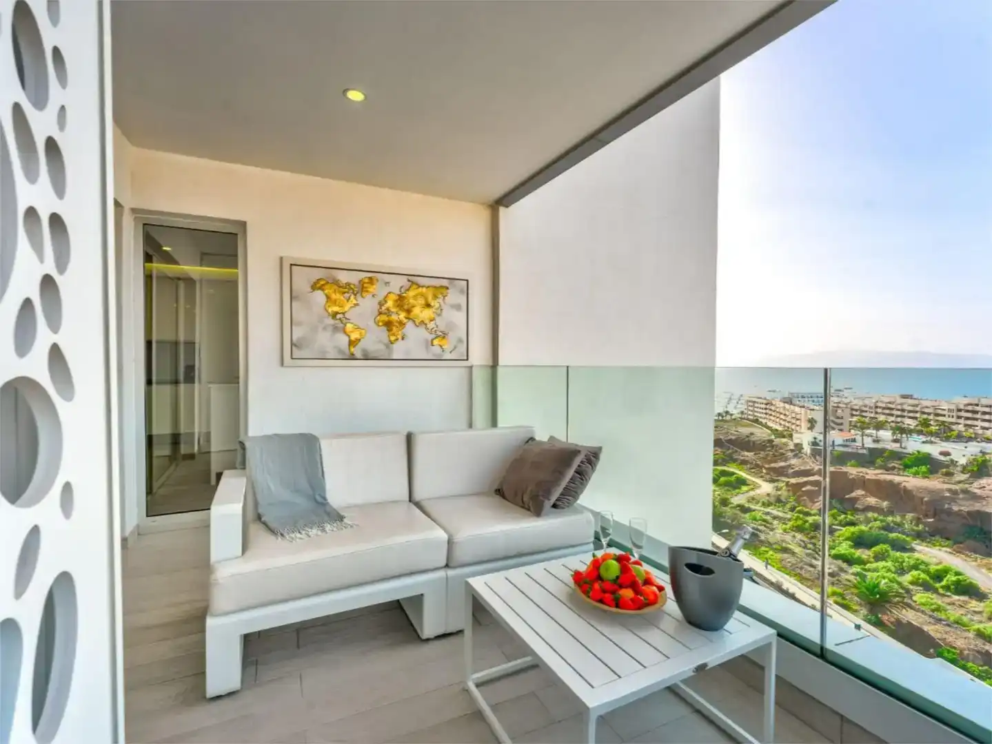 Terrassa de Apartament en venda en Adeje amb Aire condicionat, Piscina i Balcó