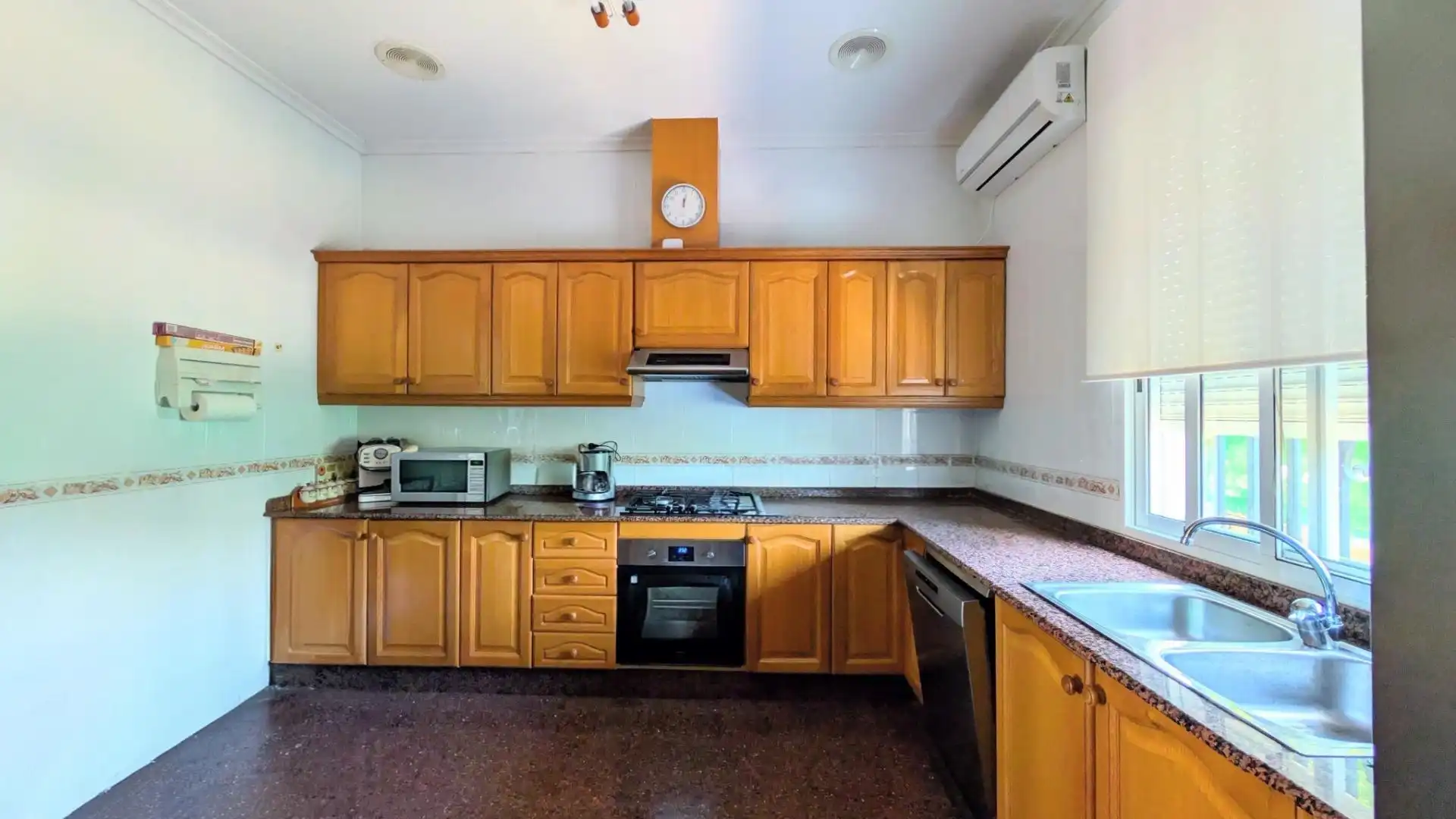Cuina de Casa o xalet en venda en Elche / Elx amb Aire condicionat, Calefacció i Jardí privat