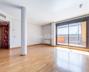 Exterior view of Attic for sale in Las Rozas de Madrid  with Air Conditioner, Heating and Parquet flooring