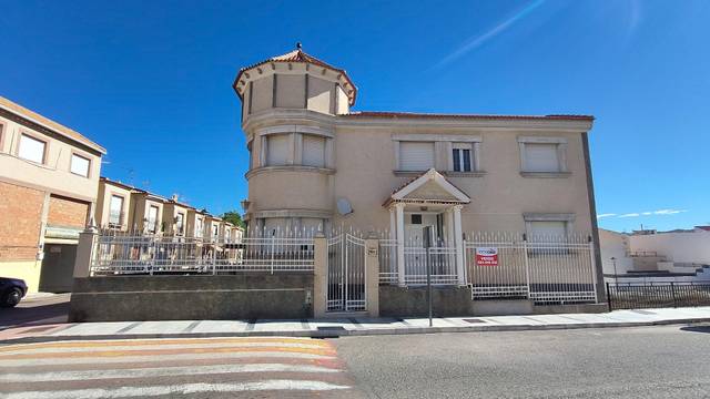 Casa adosada en Venta en Avenida ANDALUCIA, 18 en Olula del Río