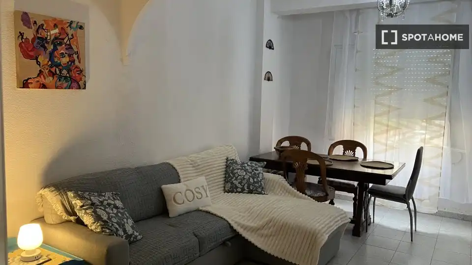Sala d'estar de Pis de lloguer en Valencia amb Aire condicionat, Calefacció i Moblat