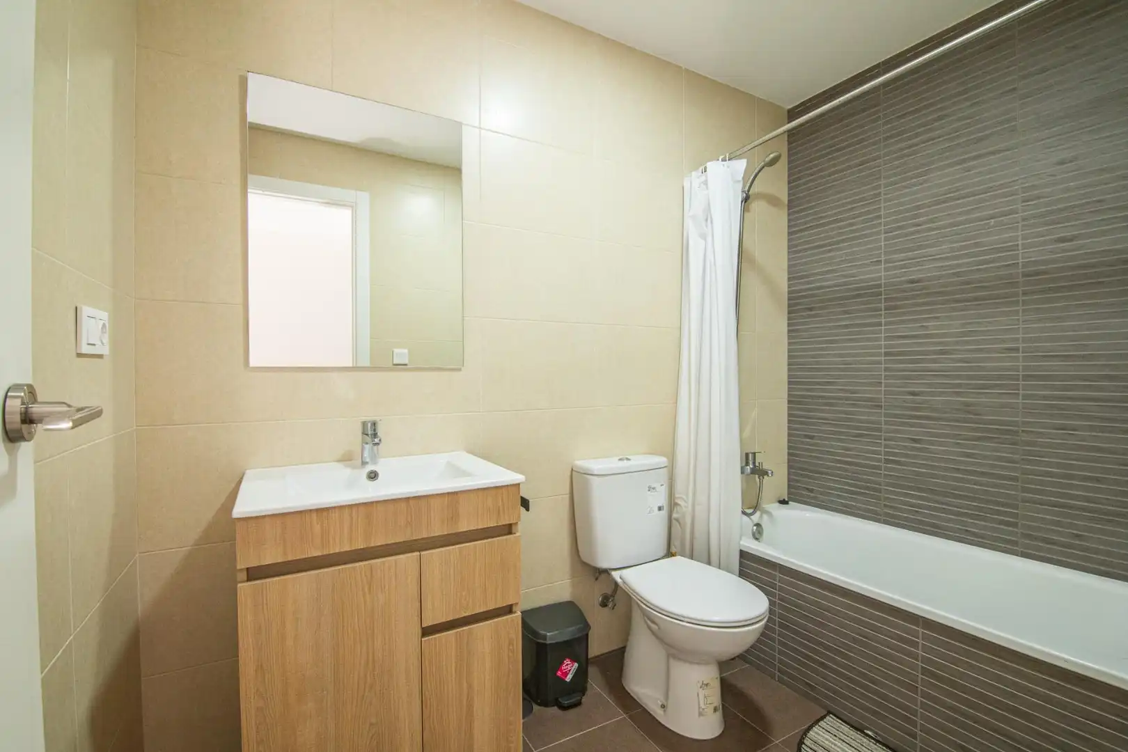 Bathroom of Flat for sale in Elche / Elx  with Furnished