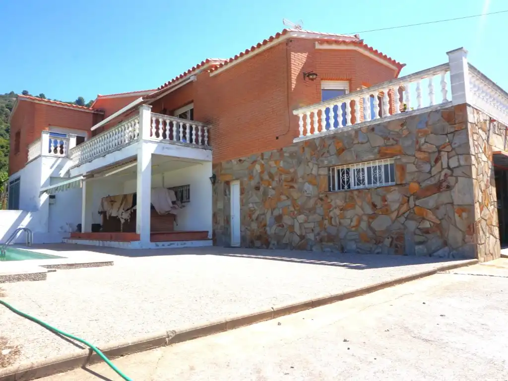 Exterior view of Houses for sale in Pineda de Mar
