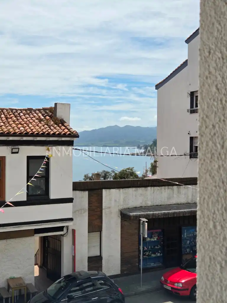 Vista exterior de Pis en venda en Colunga amb Calefacció, Parquet i Moblat