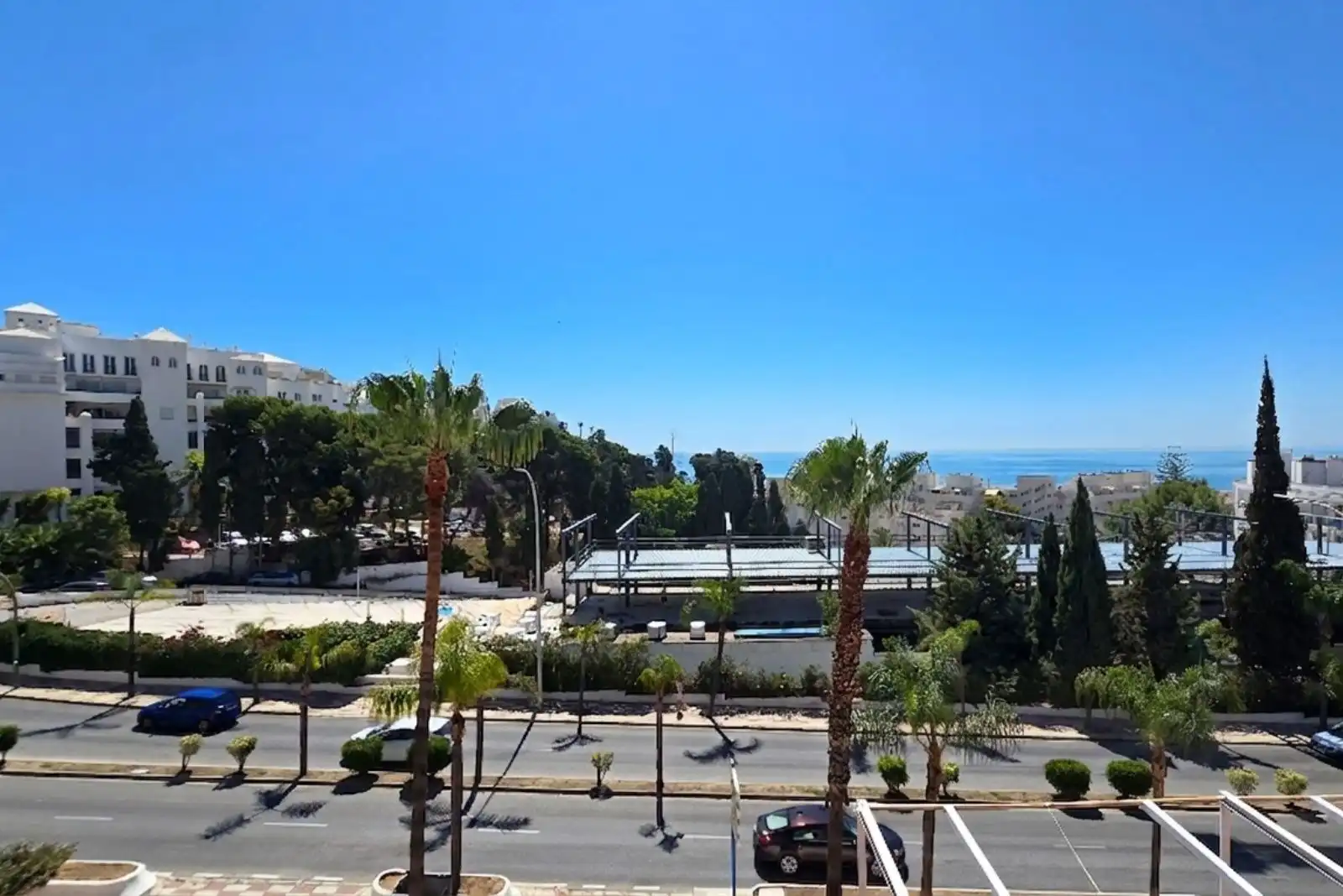 Vista exterior de Dúplex en venda en Torremolinos amb Aire condicionat, Calefacció i Parquet