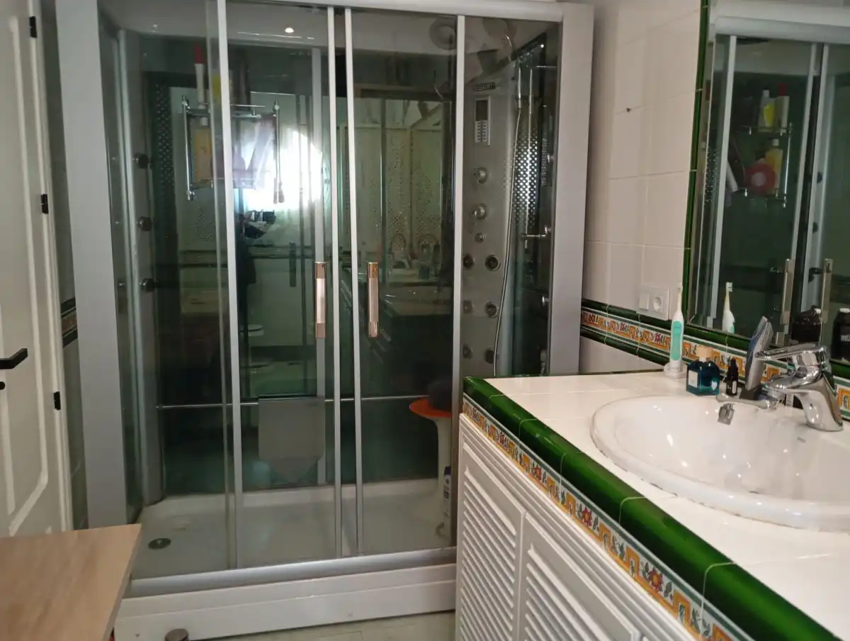 Badezimmer von Haus oder Chalet zum Verkauf in Valdepeñas mit Klimaanlage, Heizung und Terrasse