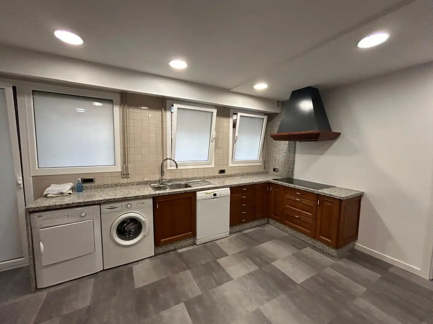 Cocina de Piso de alquiler en  Logroño con Aire acondicionado, Calefacción y Terraza