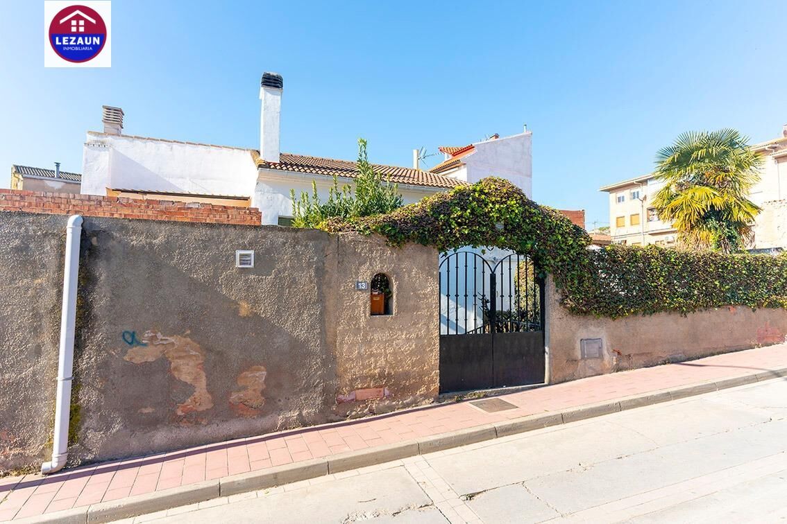 Vista exterior de Casa o xalet en venda en Milagro amb Jardí privat, Terrassa i Traster