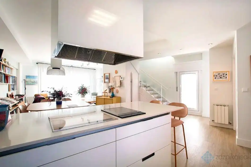 Detached house with terrace for sale in santillandi, imagen 9