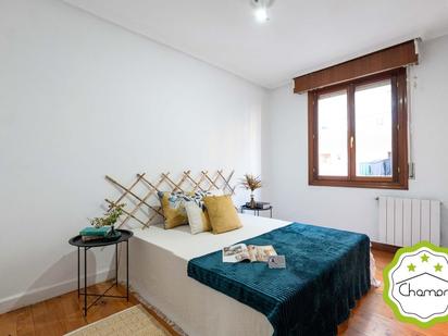 Schlafzimmer von Wohnung zum verkauf in Barakaldo  mit Balkon