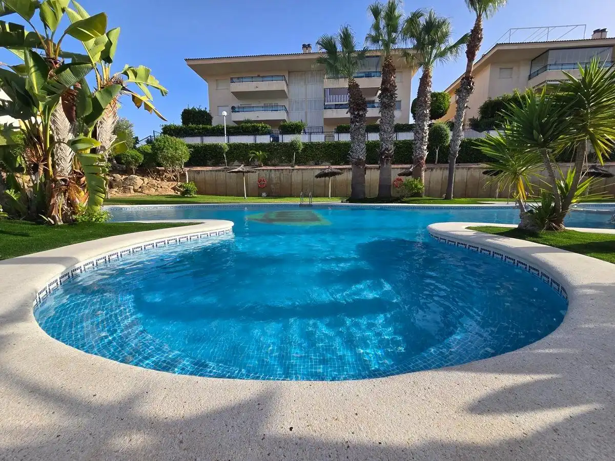 Casa amb piscina en venda a RIO LLOBREGAT