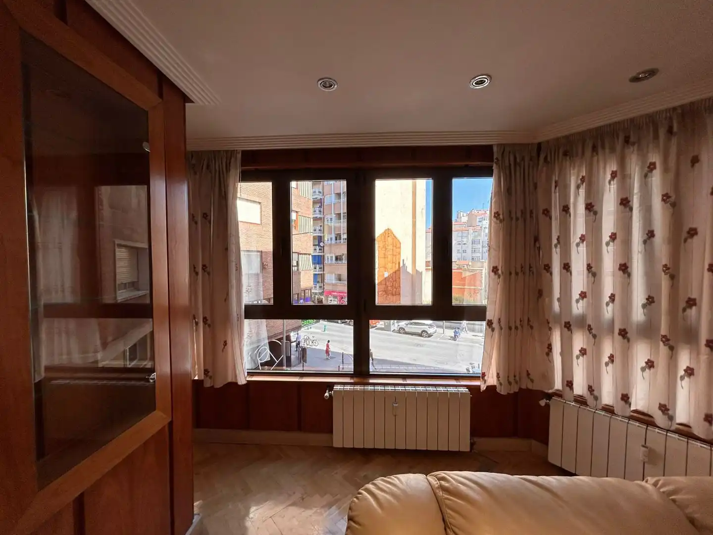 Schlafzimmer von Wohnung zum Verkauf in Albacete mit Klimaanlage, Heizung und Parkett