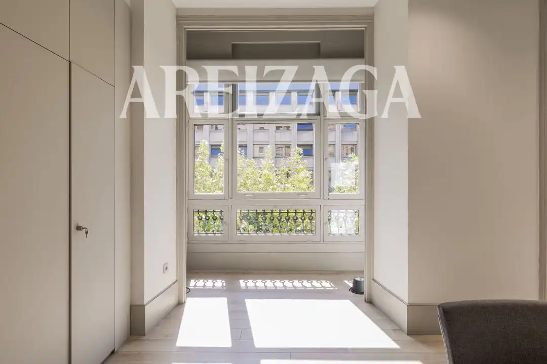 Schlafzimmer von Büro zur Miete in Donostia - San Sebastián  mit Klimaanlage