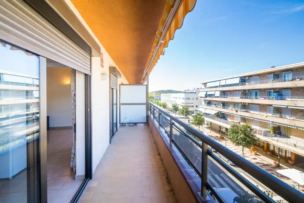 Apartment mit Aufzug zum Verkauf in Carrer Juli Garreta 15