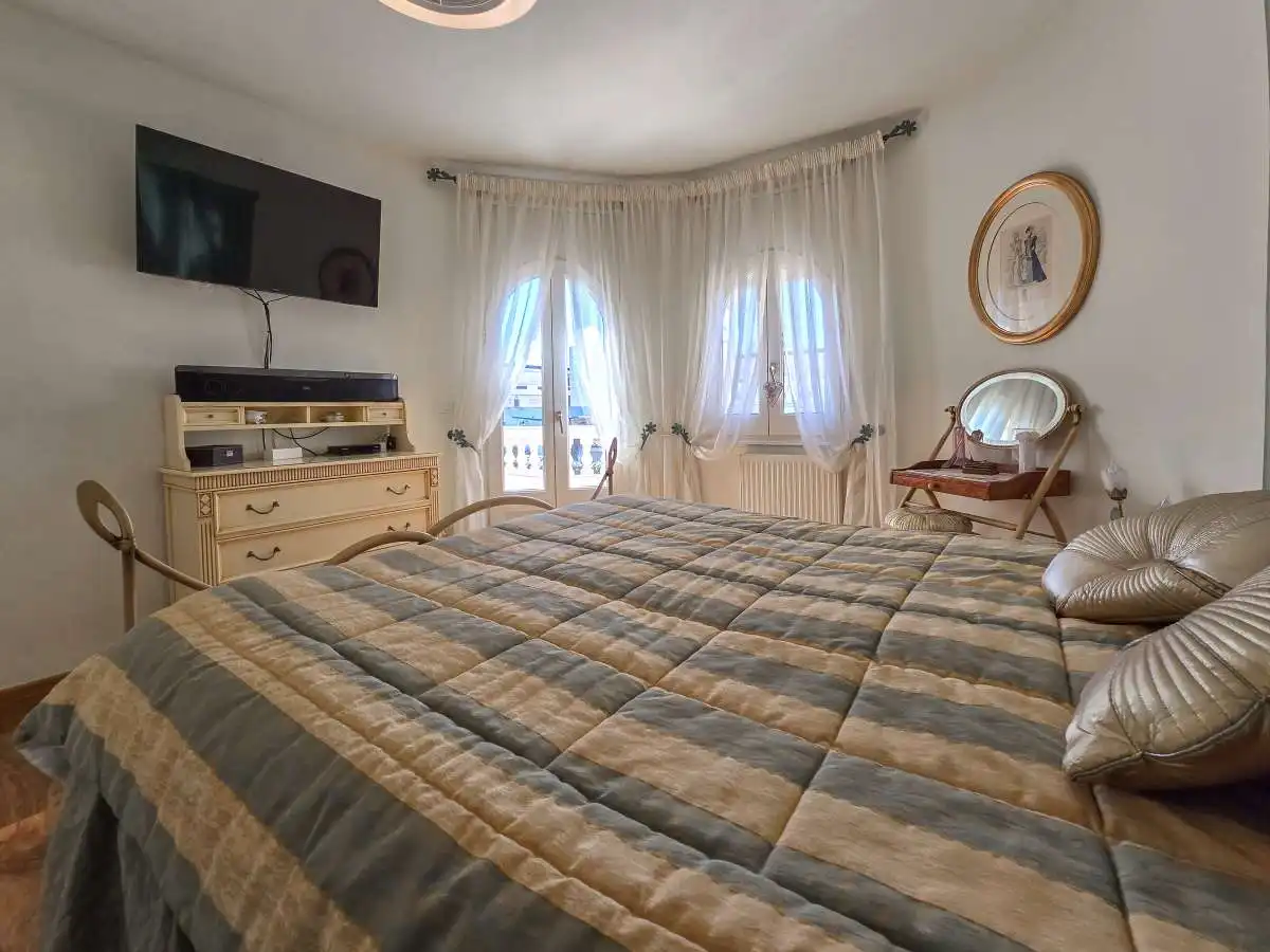 Dormitori de Casa o xalet en venda en Empuriabrava amb Calefacció i Jardí privat