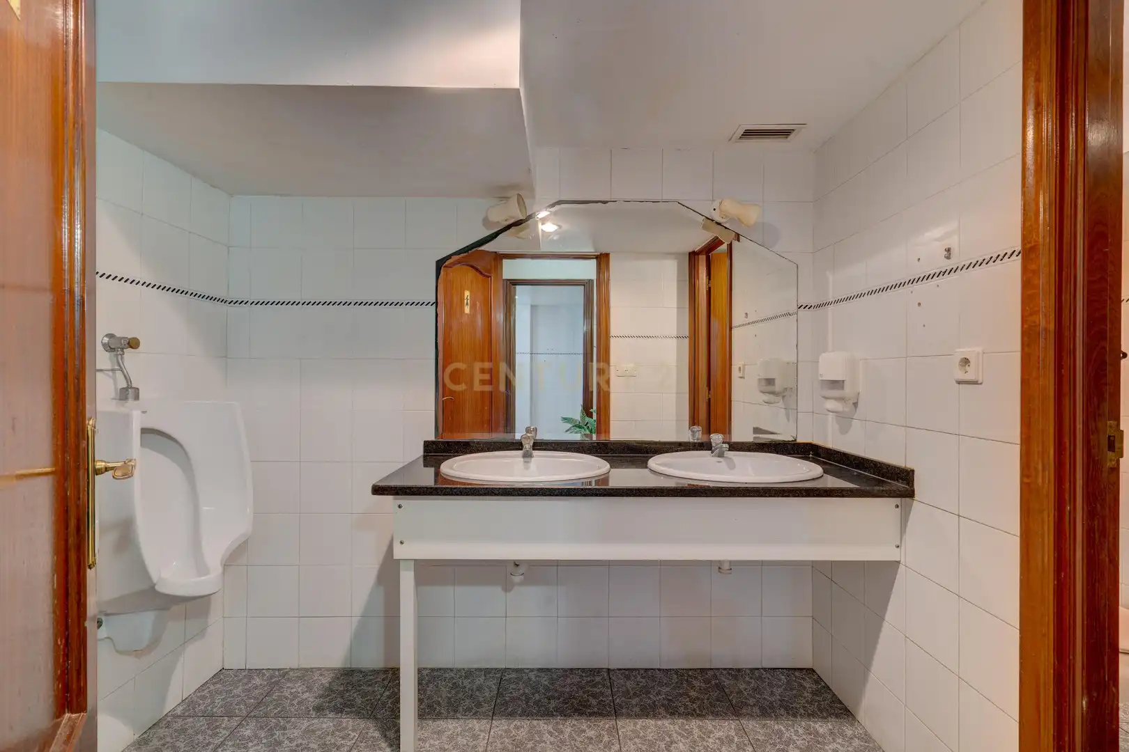Bathroom of Commercial properties for sale in Deba  with Air Conditioner