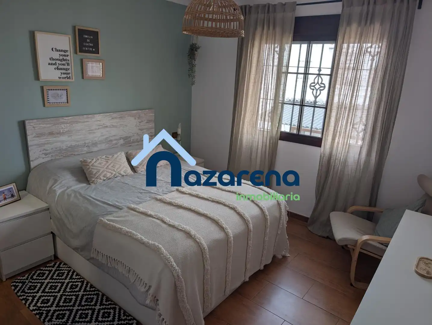 Habitación de Casa adosada en venta en Dos Hermanas con Aire acondicionado