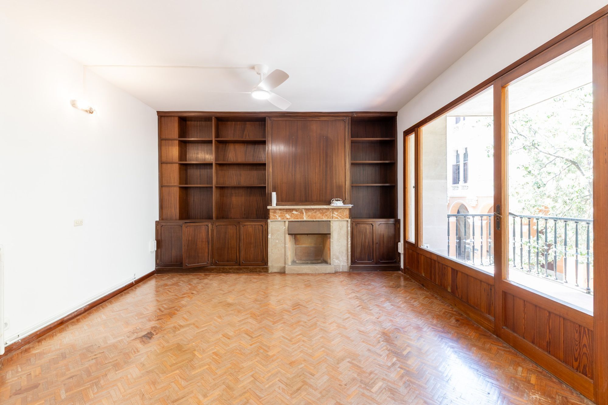 Sala d'estar de Apartament de lloguer en  Palma de Mallorca amb Balcó
