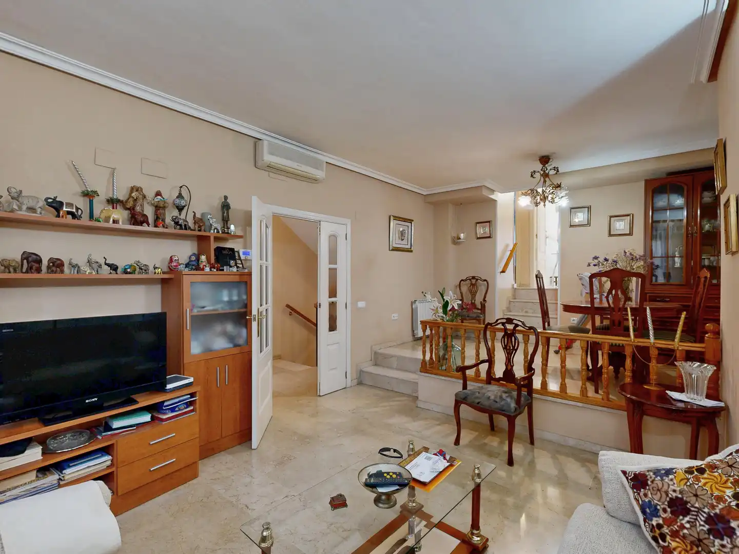 Sala de estar de Casa adosada en venta en Cáceres con Calefacción y Trastero