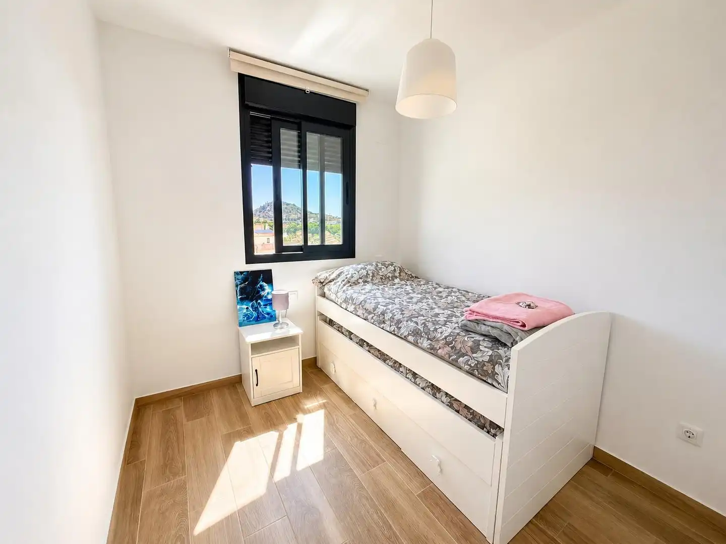 Schlafzimmer von Wohnungen zum Verkauf in Málaga mit Klimaanlage, Privatgarten und Terrasse