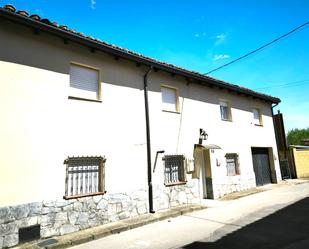 Exterior view of House or chalet for sale in Santa Colomba de Curueño  with Heating and Furnished