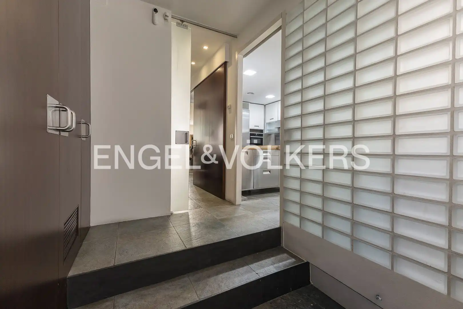 Houses for sale in Barcelona  with Air Conditioner, Heating and Private garden