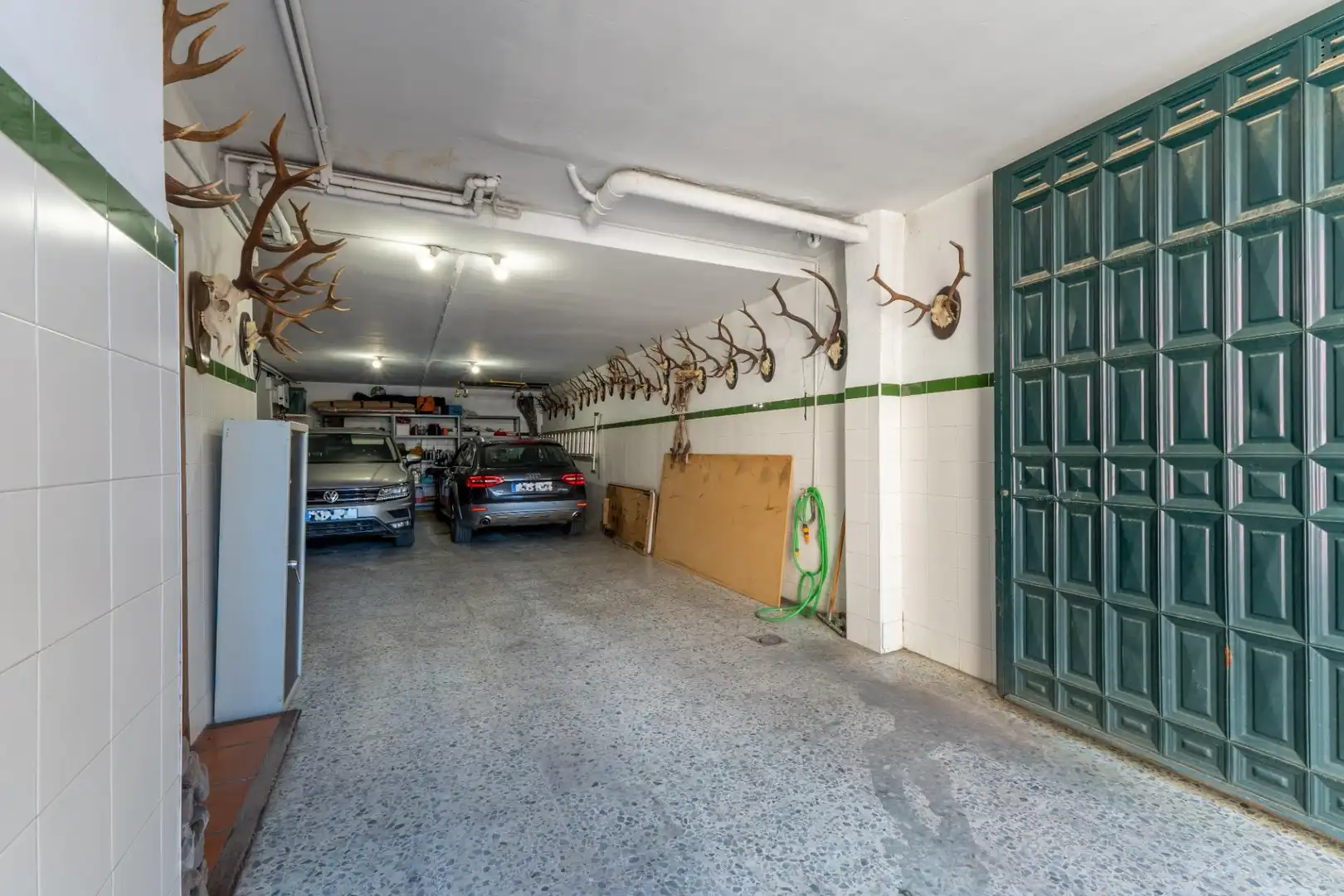 Aparcament de Casa o xalet en venda en Córdoba amb Aire condicionat, Calefacció i Jardí privat