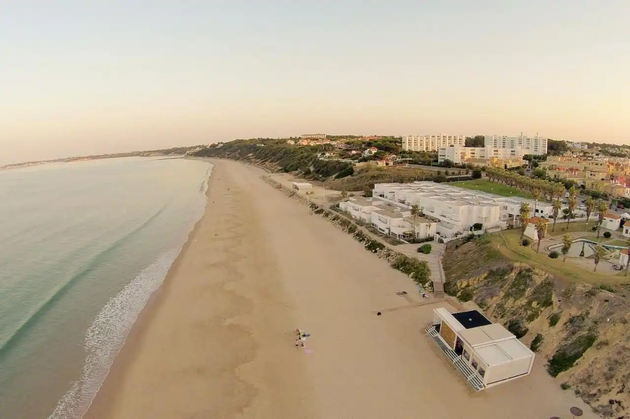 Außenansicht von Einfamilien-Reihenhaus zum Verkauf in El Puerto de Santa María mit Klimaanlage, Heizung und Terrasse