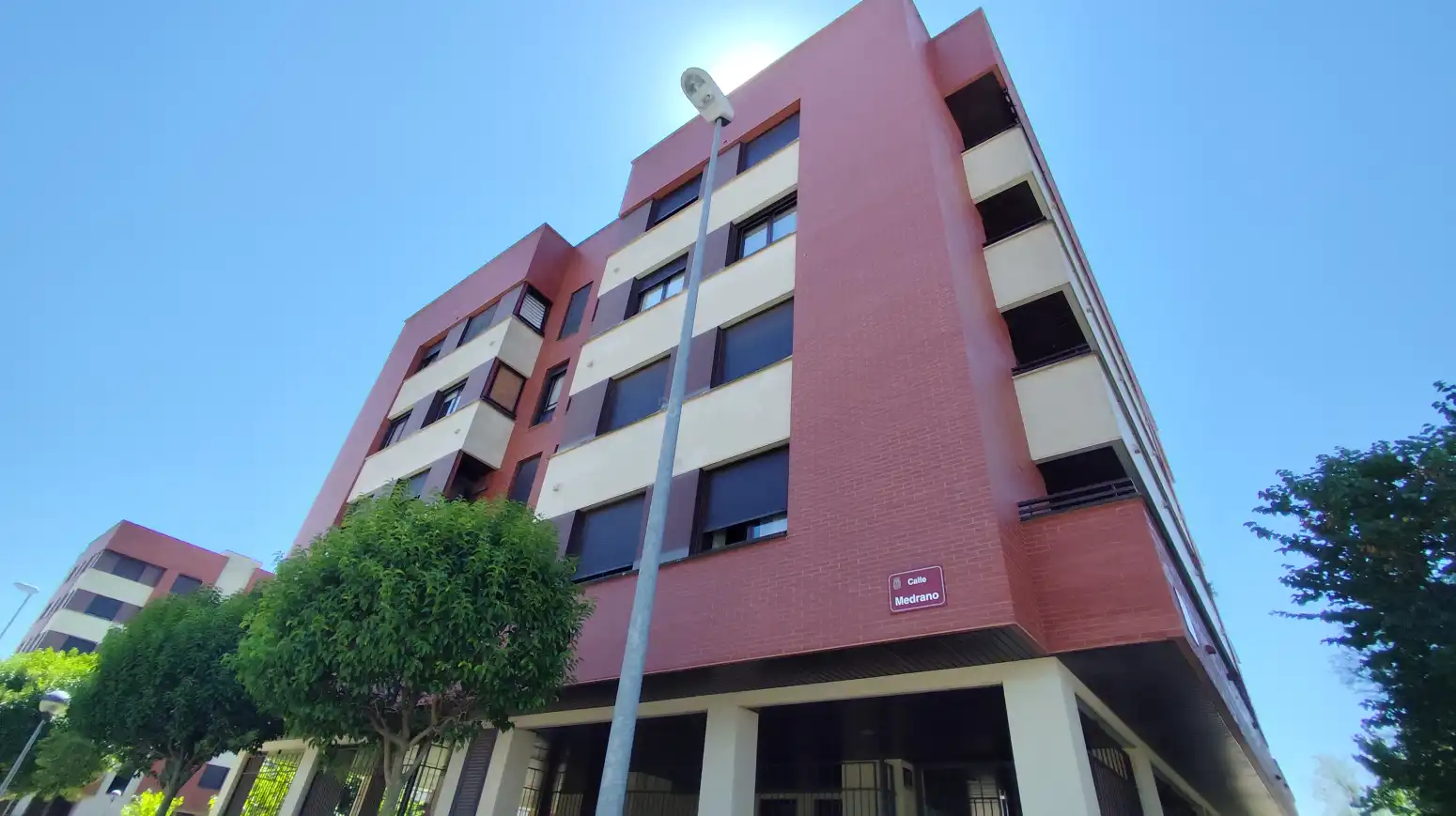 Vista exterior de Local en venta en  Logroño