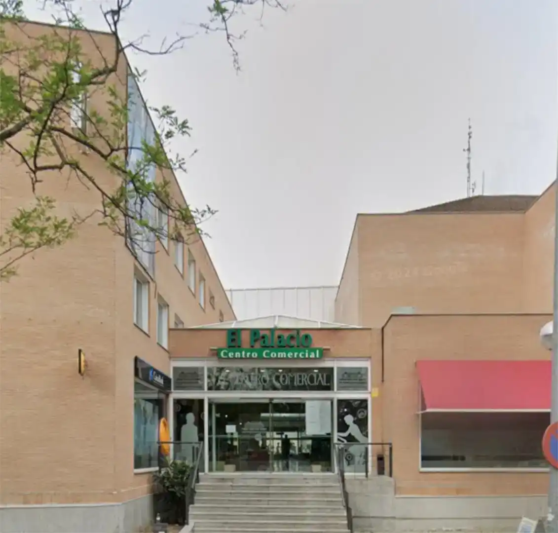 Vista exterior de Casa o xalet en venda en Boadilla del Monte amb Aire condicionat, Jardí privat i Traster