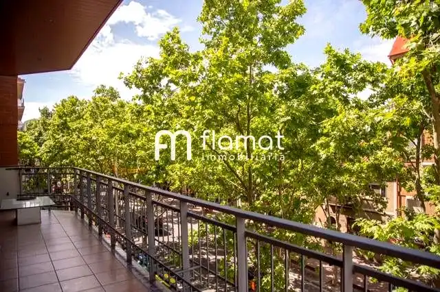 Vista exterior de Casa o chalet en venta en Barcelona
