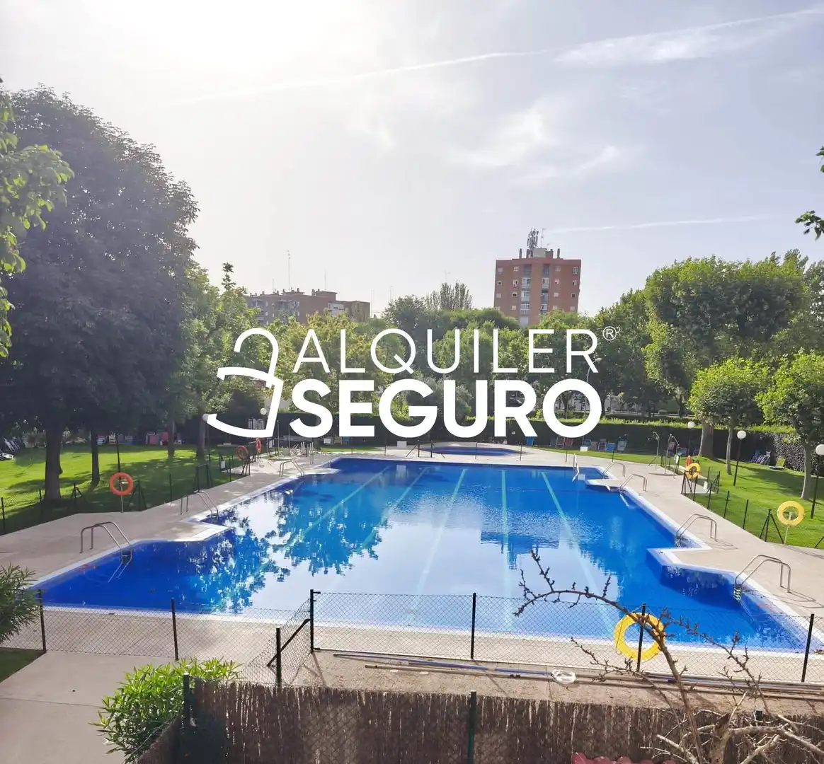 Flat for rent in Pintor Murillo, Norte - Universidad