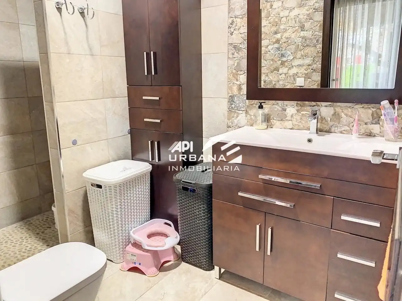Bany de Casa o xalet en venda en Lucena amb Terrassa, Piscina i Moblat