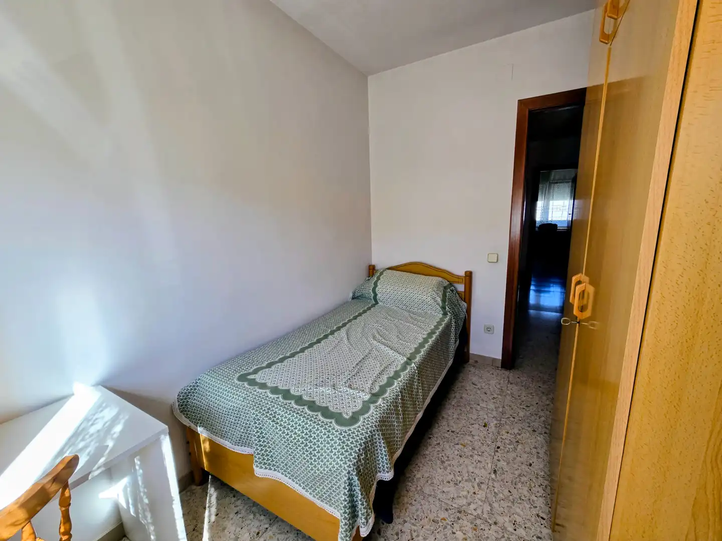 Schlafzimmer von Einfamilien-Reihenhaus zum Verkauf in Manlleu mit Heizung, Privatgarten und Terrasse