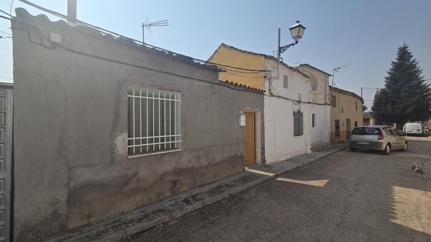 Vista exterior de Casa o xalet en venda en El Acebrón   amb Jardí privat