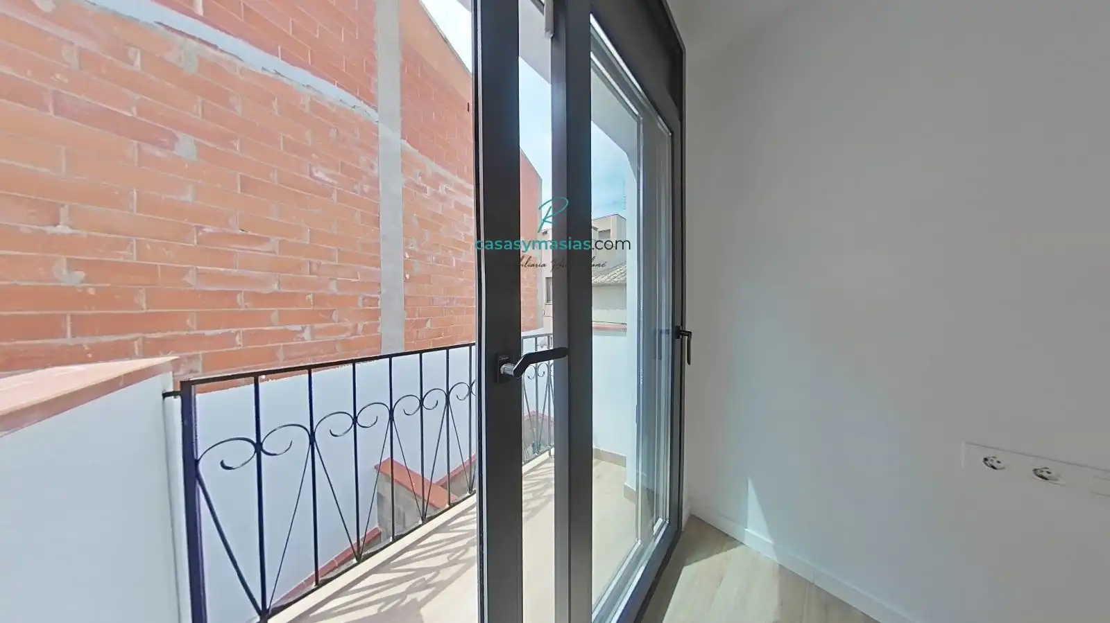 Schlafzimmer von Einfamilien-Reihenhaus zur Miete in Sant Cugat Sesgarrigues mit Klimaanlage, Heizung und Privatgarten