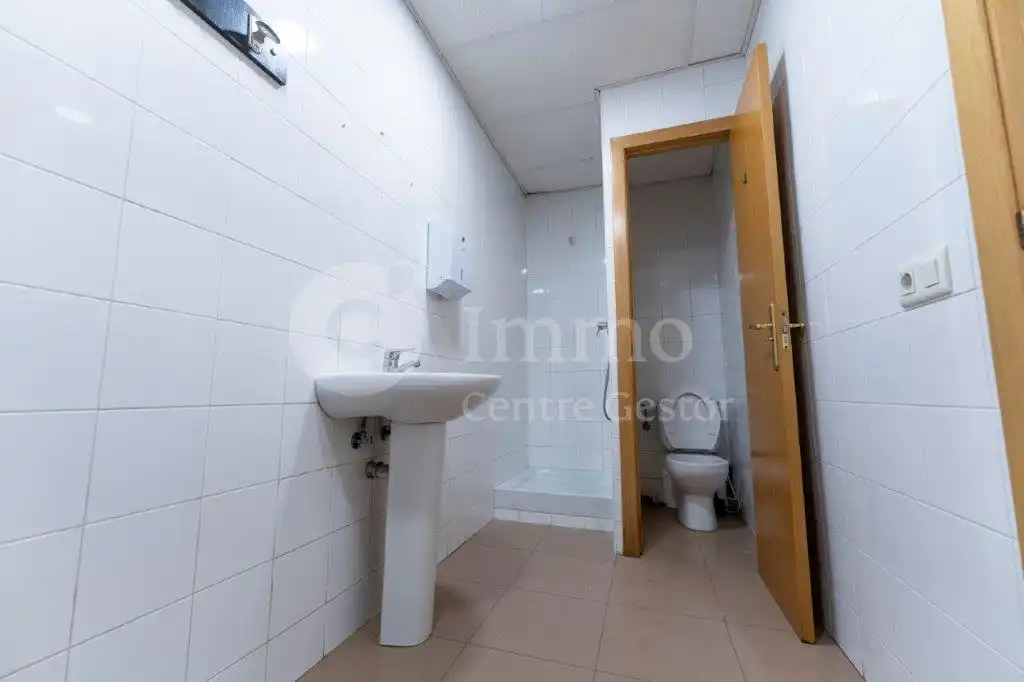 Business premises to rent in Carrer Enric Granados 24, imagen 7