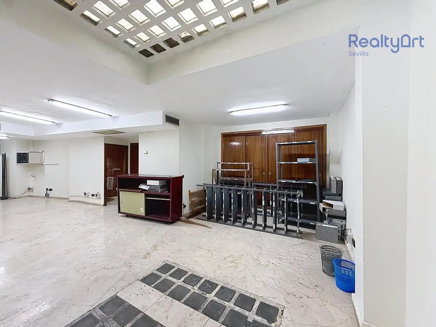 Office space with lift for sale in Triana, imagen 6