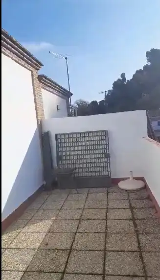 Vista exterior de Casa adosada en venta en Granada con Aire acondicionado, Calefacción y Terraza