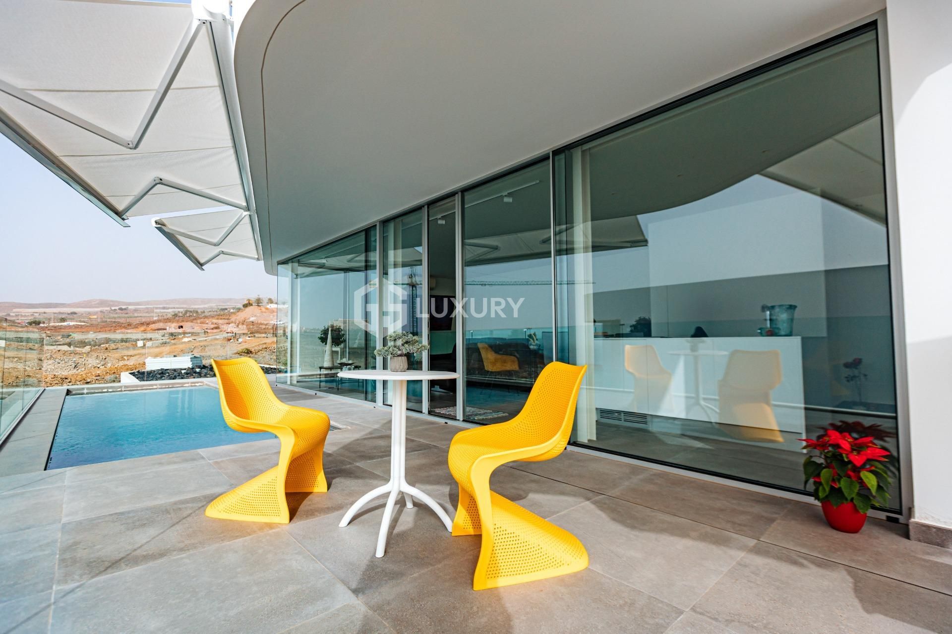 Terrace of House or chalet for sale in Adeje  with Air Conditioner, Private garden and Terrace