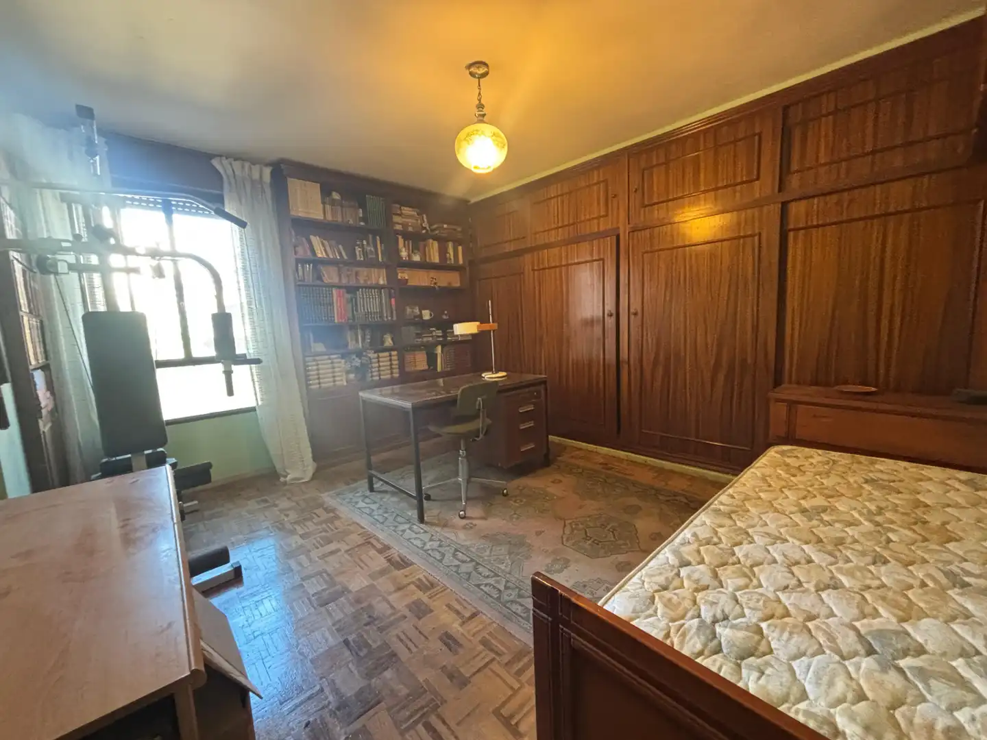 Bedroom of Flat for sale in Sevilla  with Air Conditioner