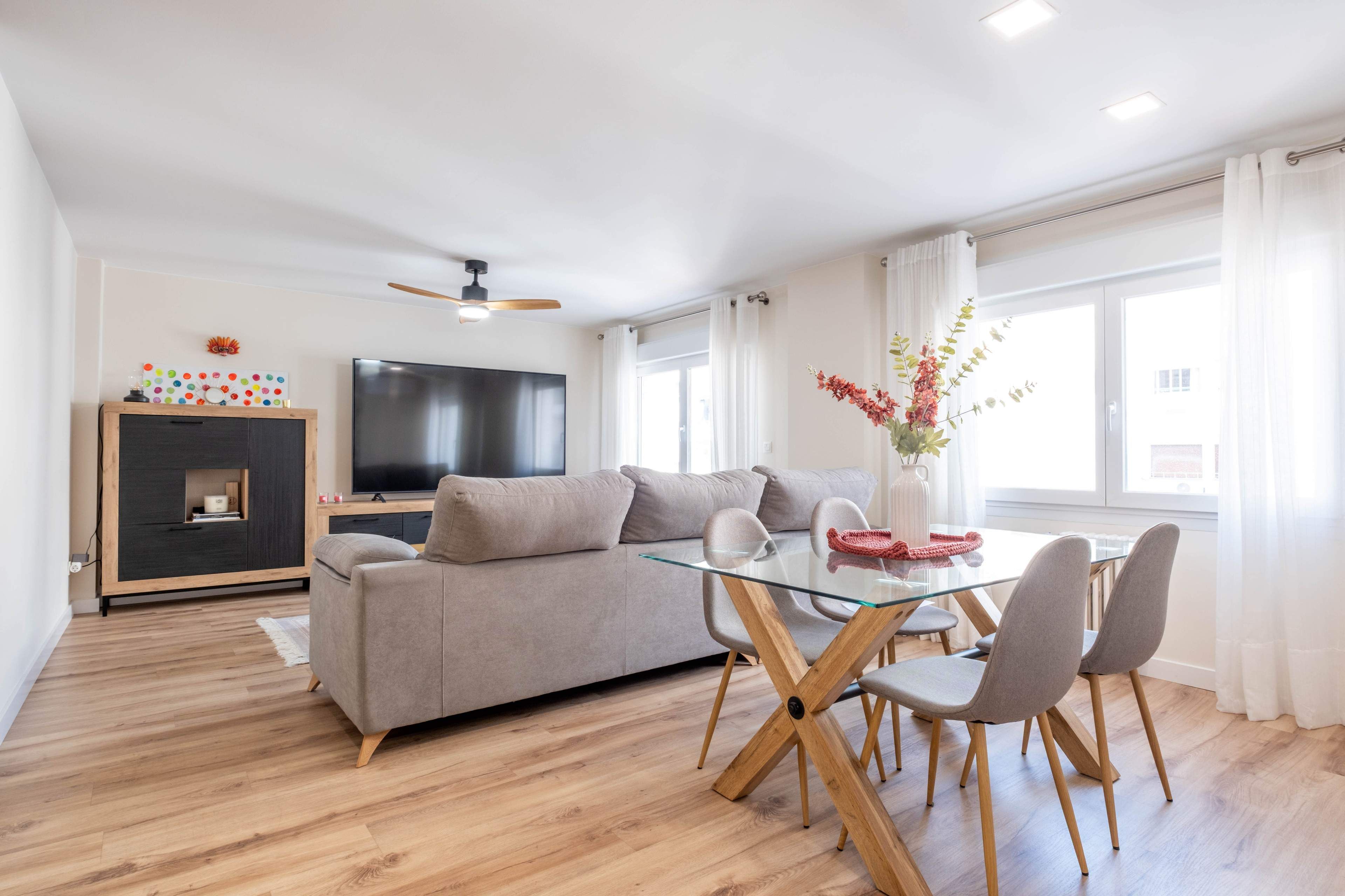 Living room of Flat for sale in  Zaragoza Capital  with Air Conditioner and Heating