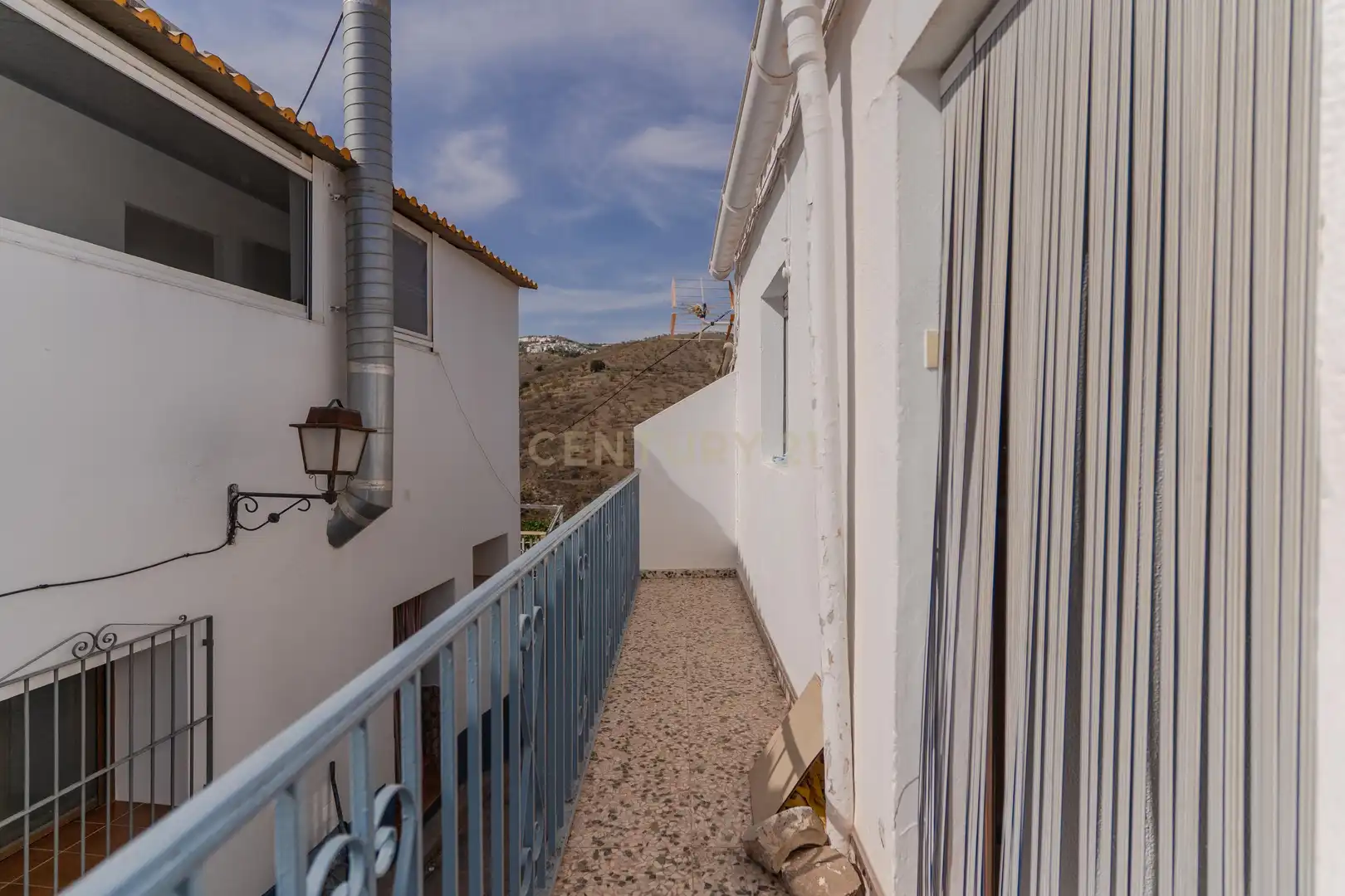 Vista exterior de Casa adosada en venta en Albuñol con Trastero, Microondas y Balcón