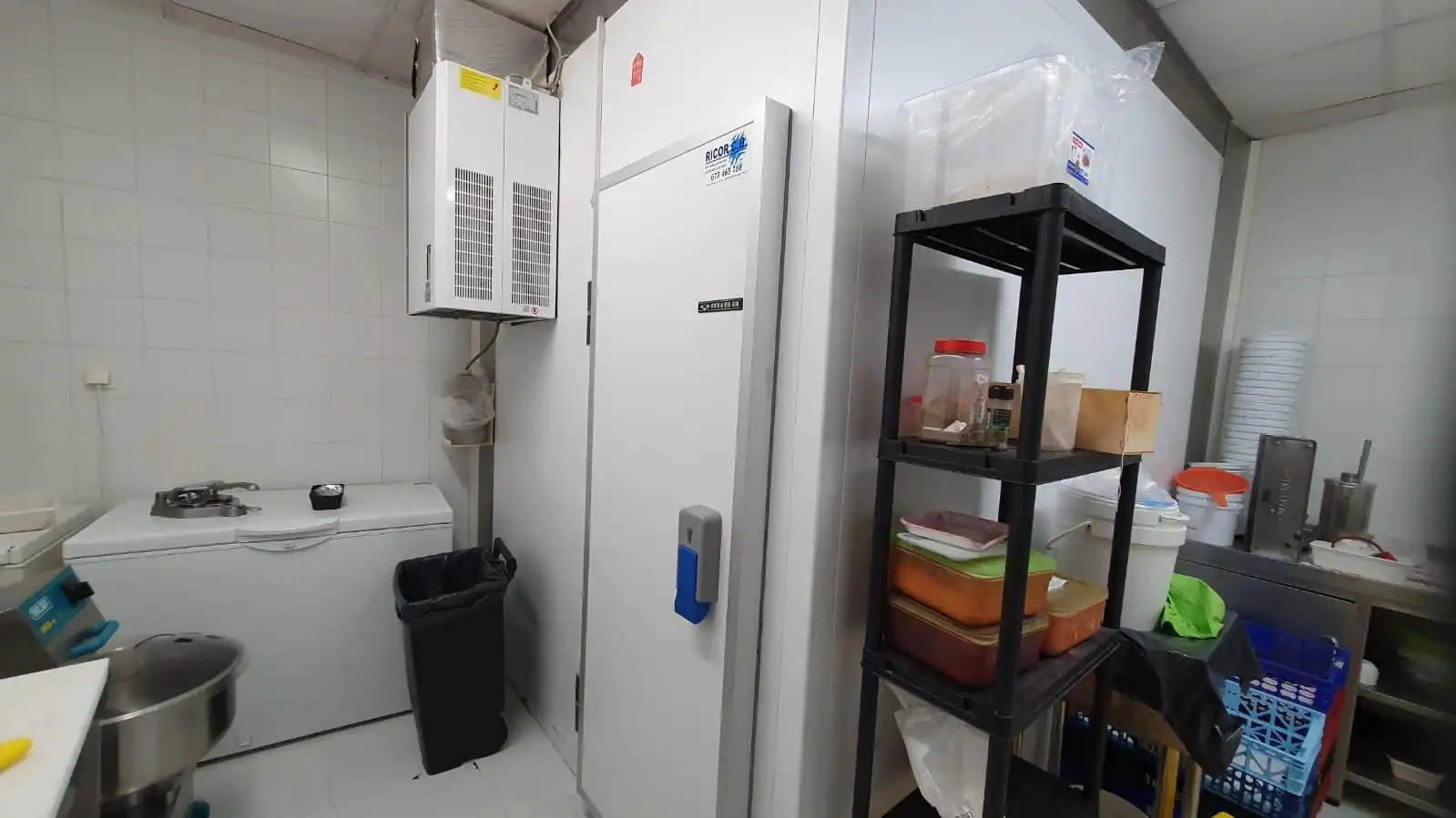 Cocina de Local de alquiler en Tavernes Blanques con Amueblado