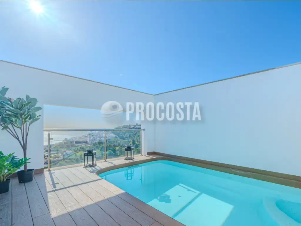 Piscina de Casa adosada en venda en Almuñécar amb Aire condicionat, Calefacció i Terrassa