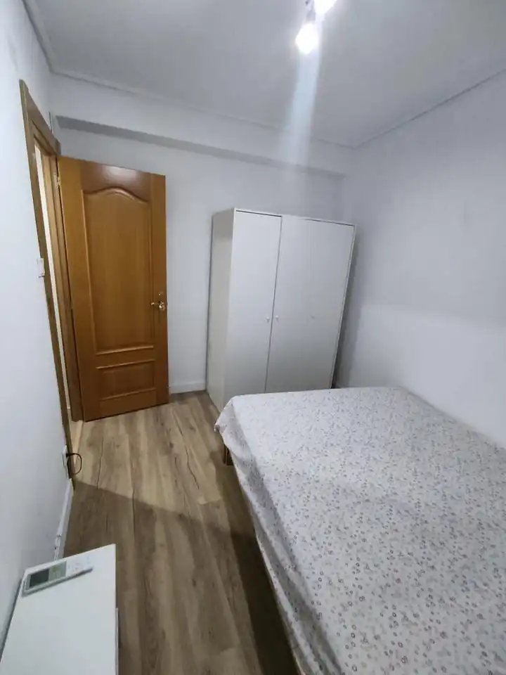 Habitación de Piso en venta en Zaragoza con Aire acondicionado y Calefacción